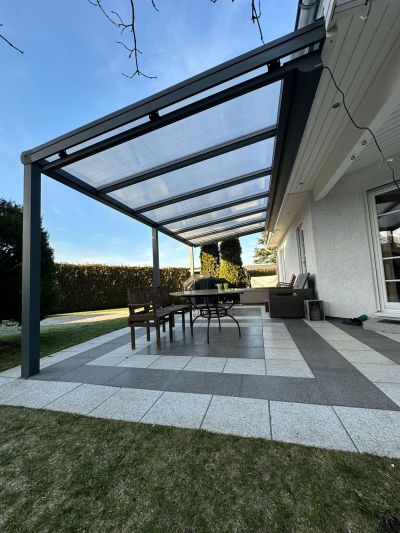 Terrassendach mit Verglasung für längere Terrassensaison