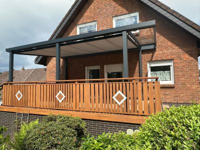 Terrassenüberdachung mit Schattenlösung durch Unterglasmarkise