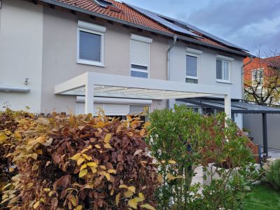 Aluminium-Terrassendach mit Glasdach und LED-Spots