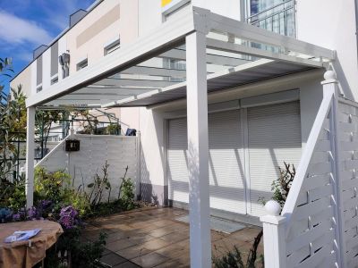 Markisenlösung unter dem Dach für gleichmäßigen Schatten