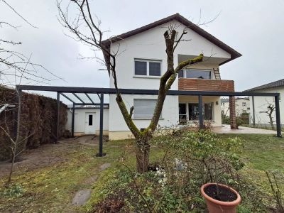 Terrassenüberdachung in anthrazit mit Glasdach