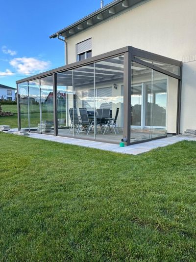 Sommergarten als wettergeschützte Erweiterung des Wohnbereichs