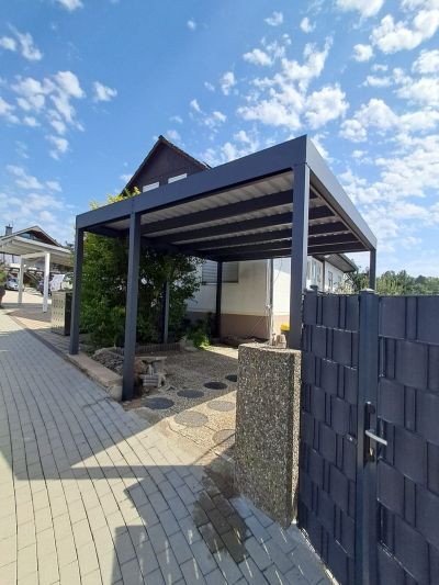 Terrassen-Lamellendach mit Regenrinne und Entwässerung